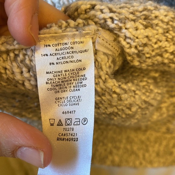 Loft v neck cozy sweater size small - Picture 3 of 4